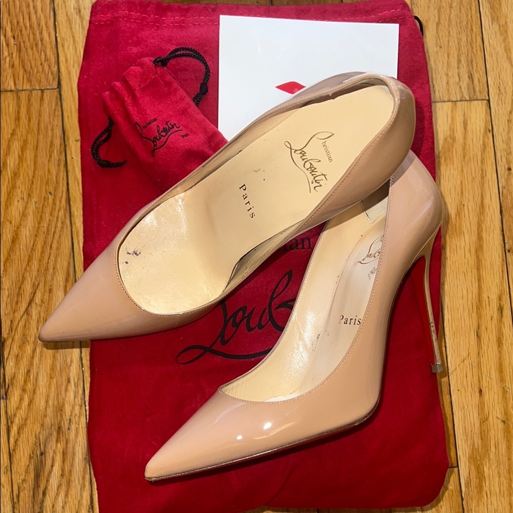Christian Louboutin So Kate Nude Pumps